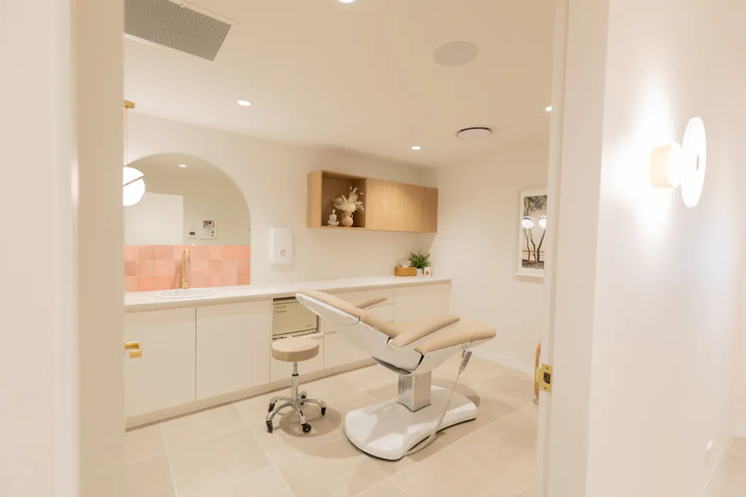 Indulgences retail or beauty fitout by Skelcon - Image 8